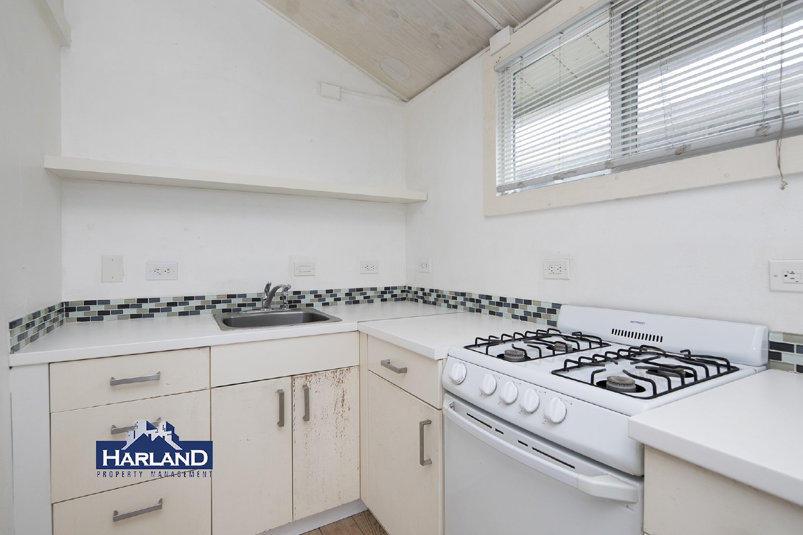6250-6264.5 Stanley Avenue - 6254.5 property image