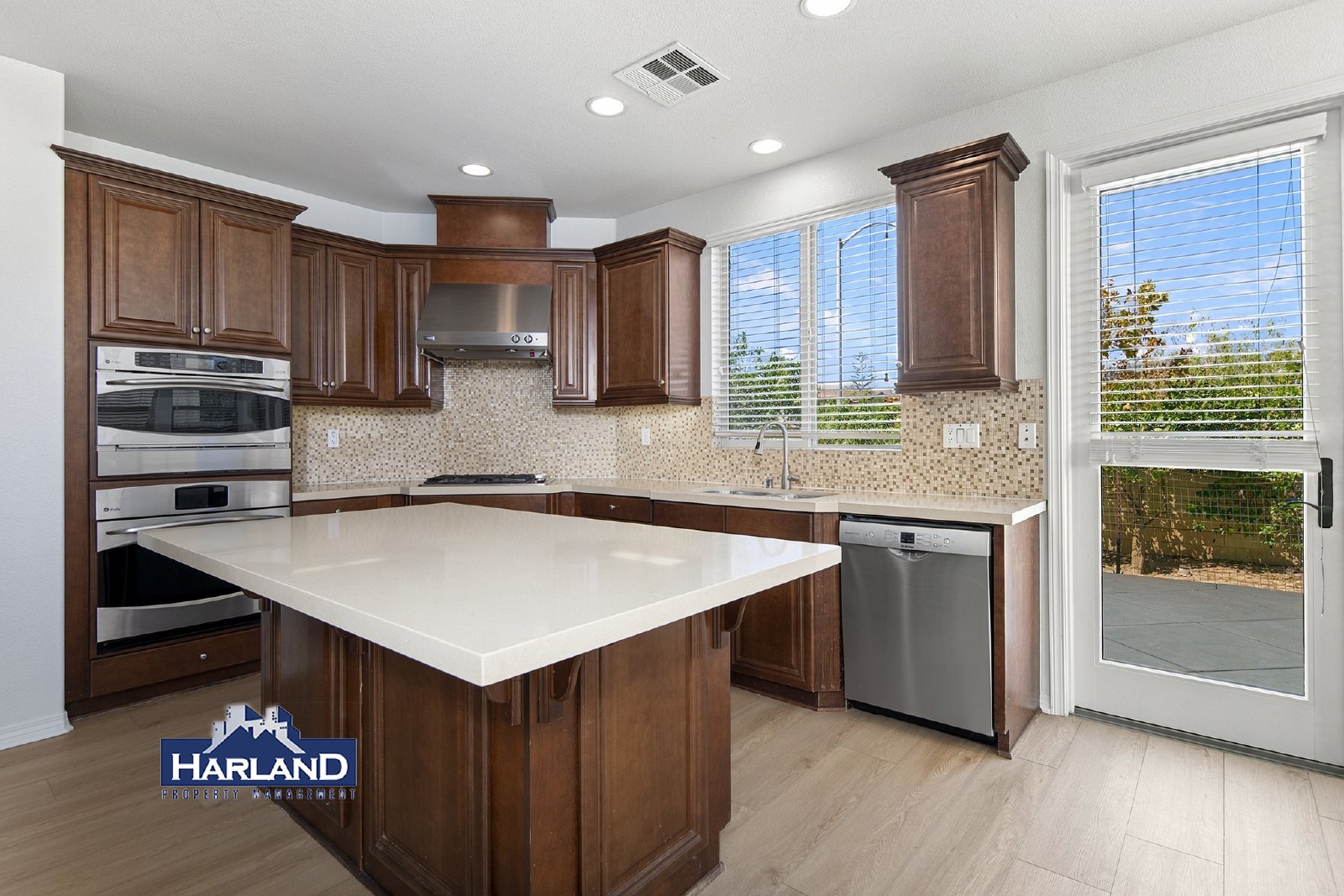 11320 Laurelcrest Dr property image