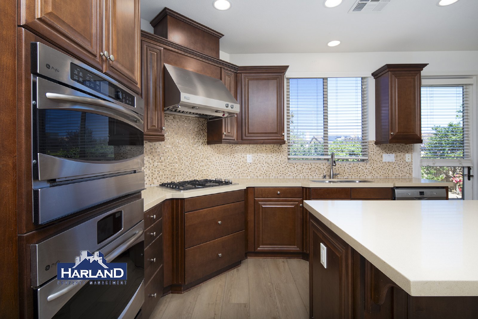 11320 Laurelcrest Dr property image